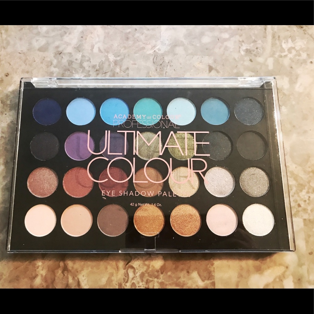 NWT Eye Shadow Pallet